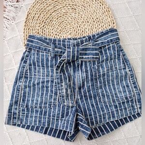 NWT American Eagle Womens Stripe Casual Denim High-Waisted Shorts